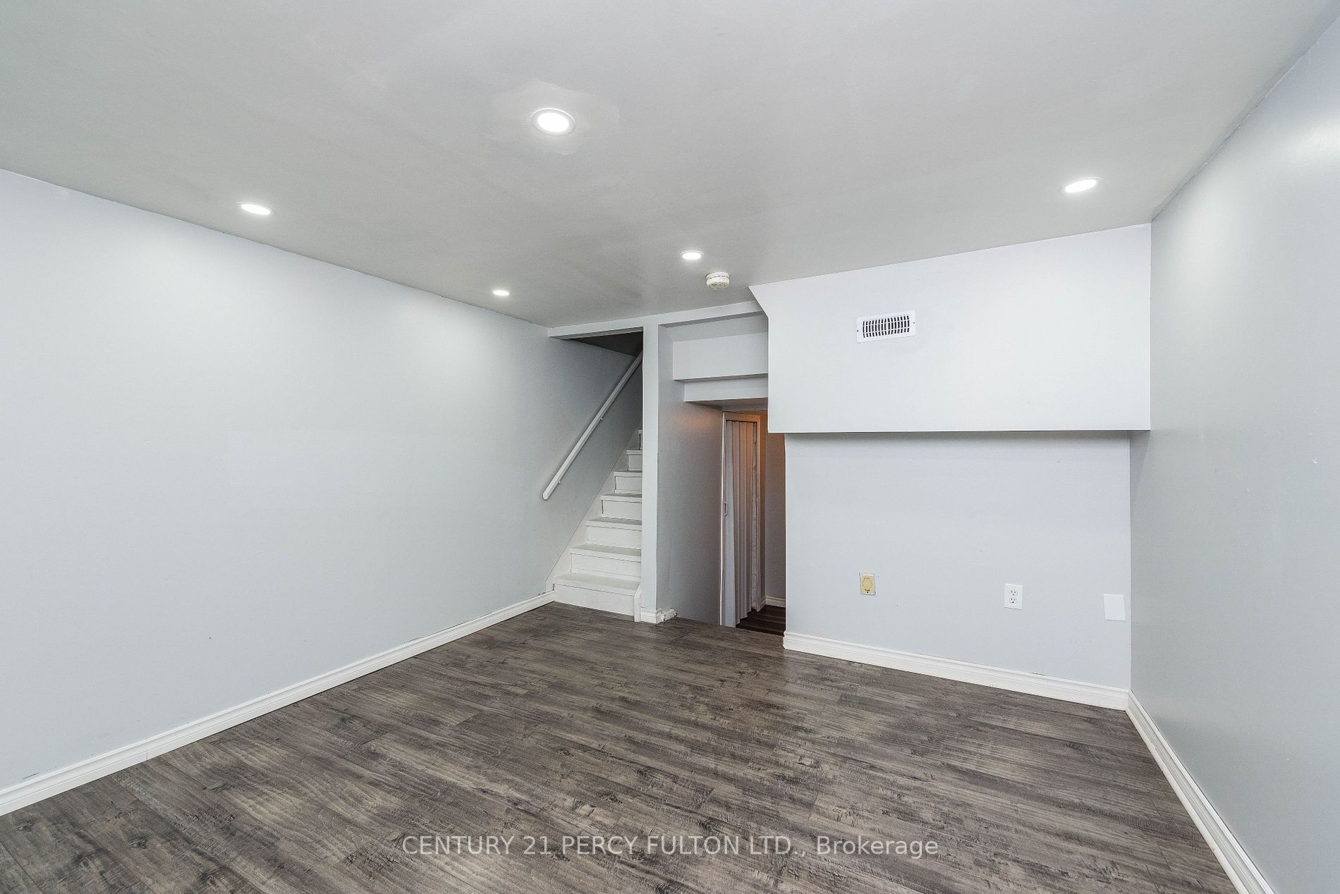49 Lawrence Cres, #Bsmt