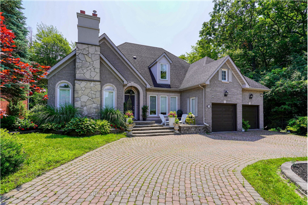 79 Twyn Rivers Dr, Pickering