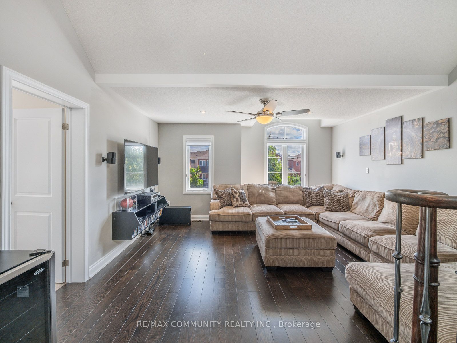 398 Old Harwood Ave
