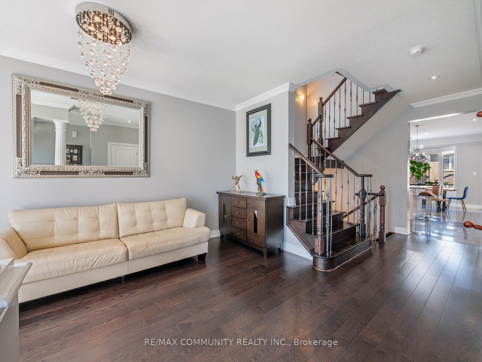398 Old Harwood Ave