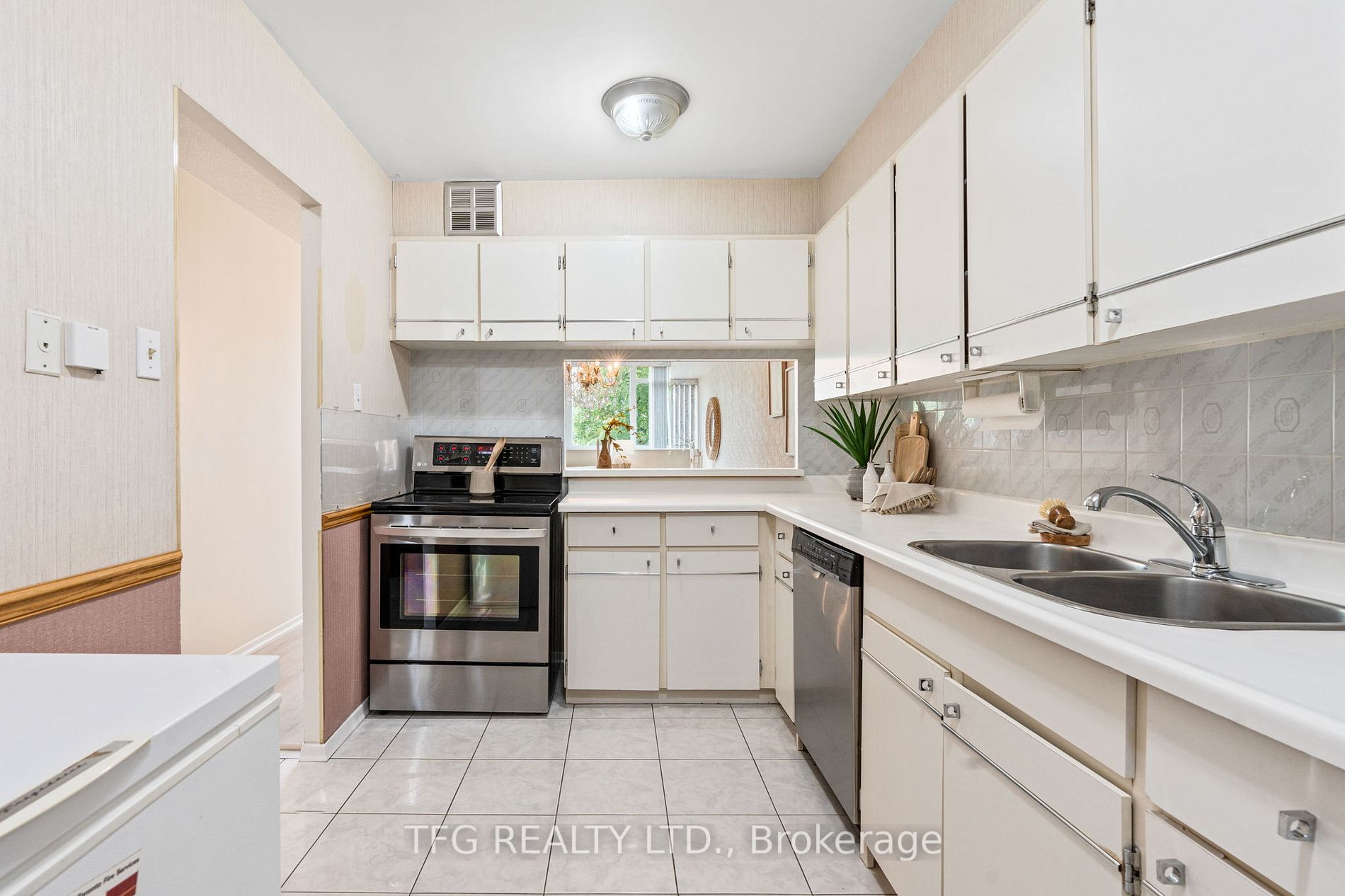 2365 Kennedy Rd, #206