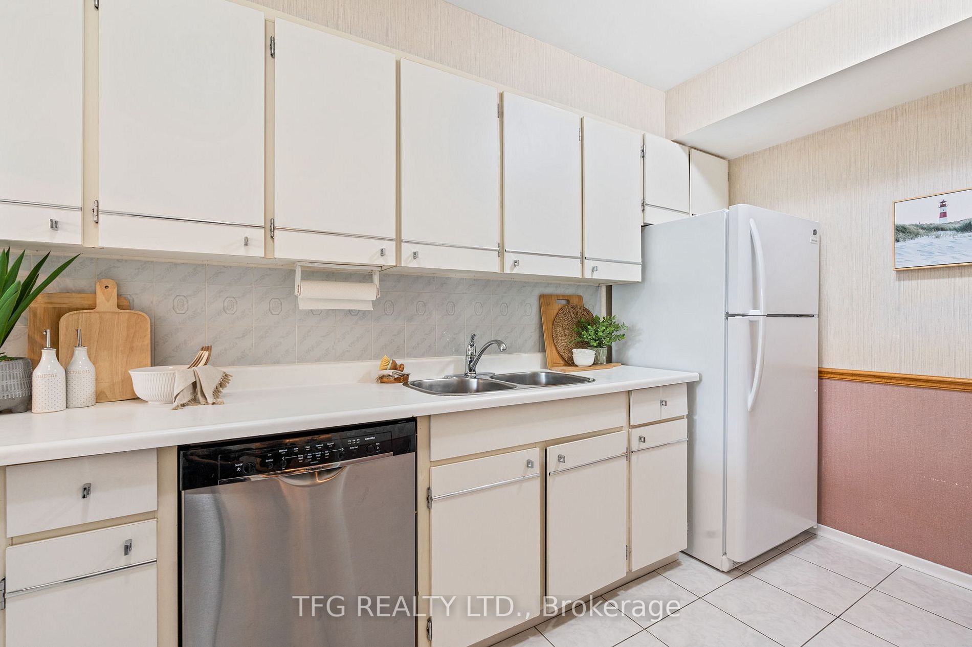 2365 Kennedy Rd, #206