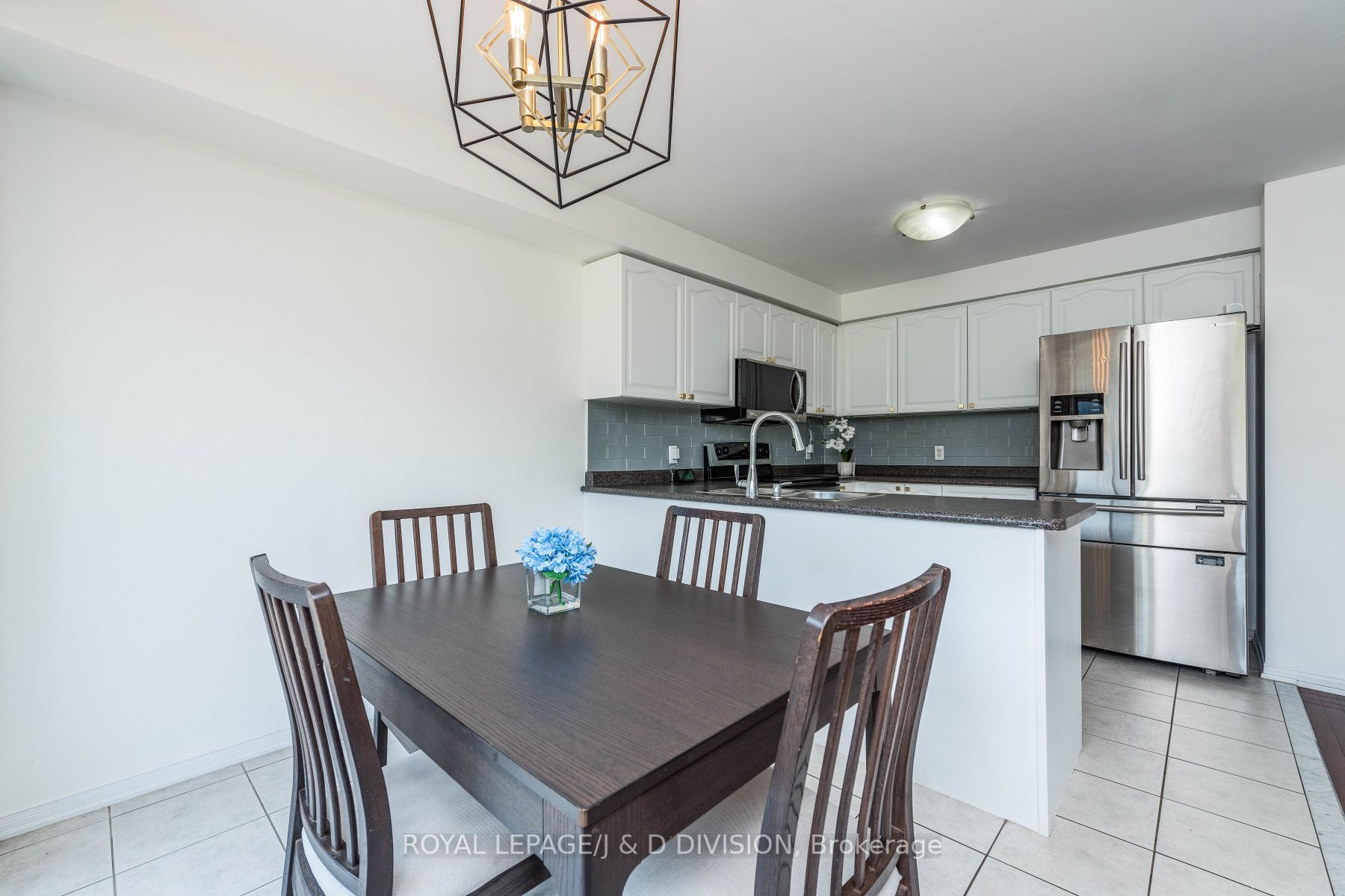 48 Carpendale Cres