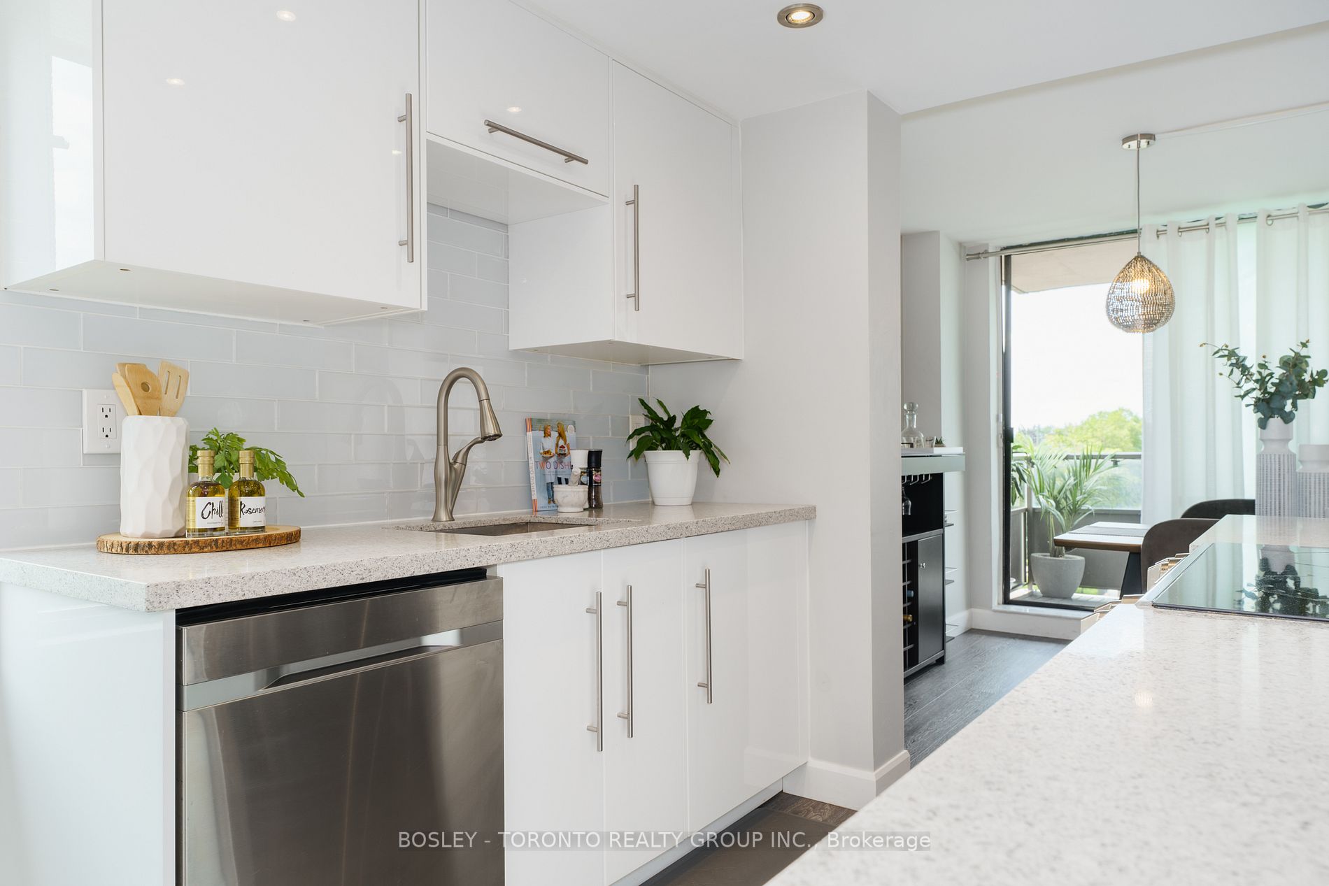 2721 Victoria Park Avenue, #506