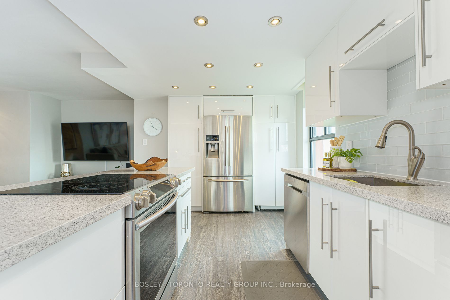 2721 Victoria Park Avenue, #506