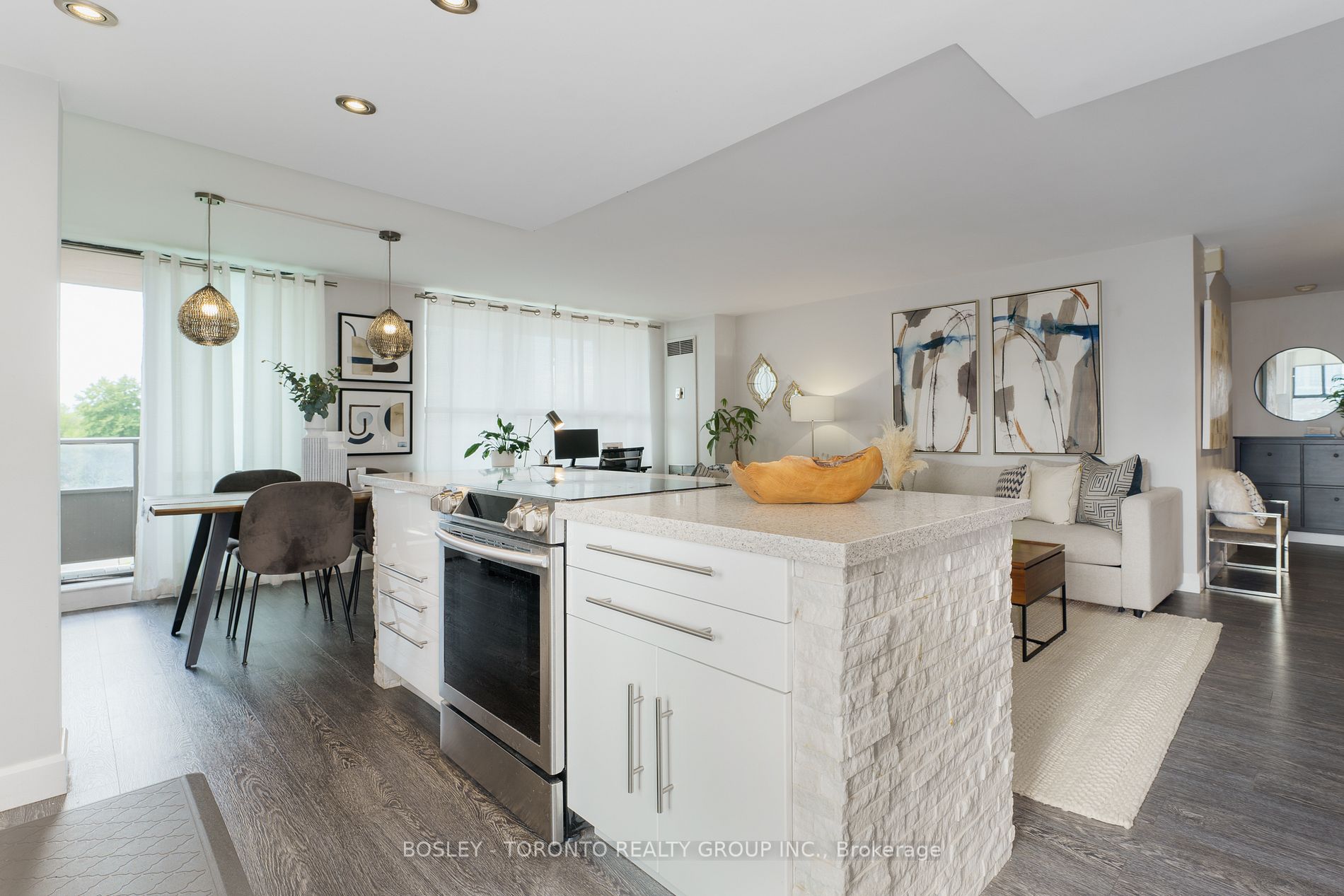 2721 Victoria Park Avenue, #506