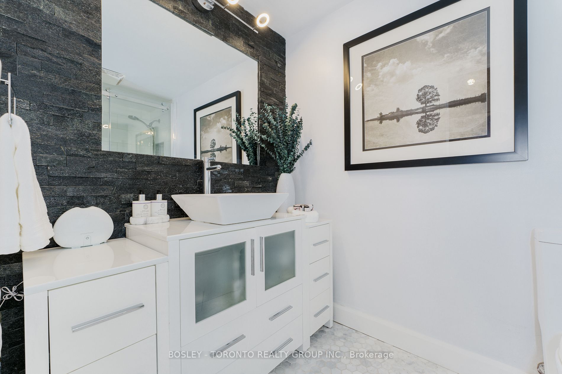 2721 Victoria Park Avenue, #506