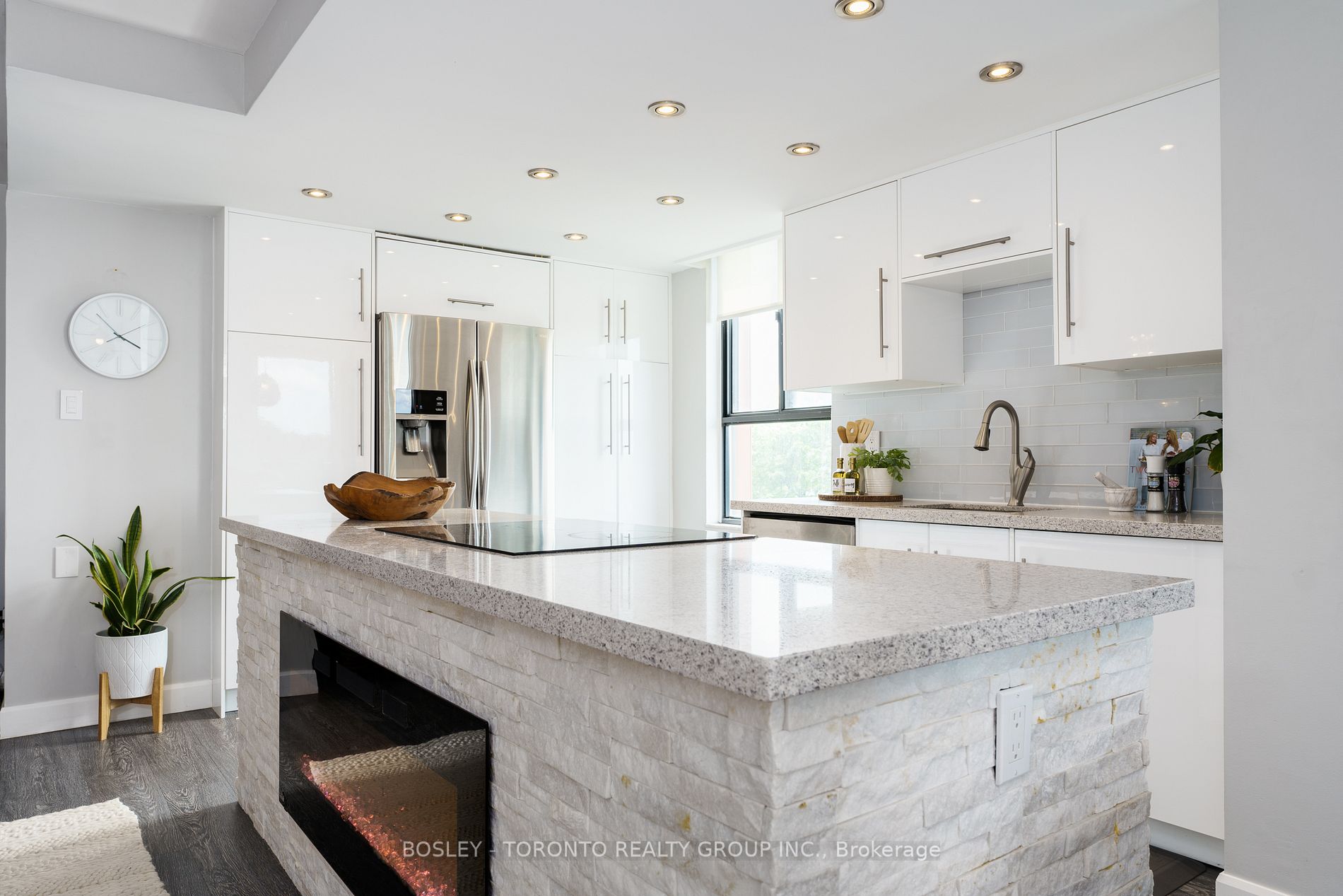 2721 Victoria Park Avenue, #506