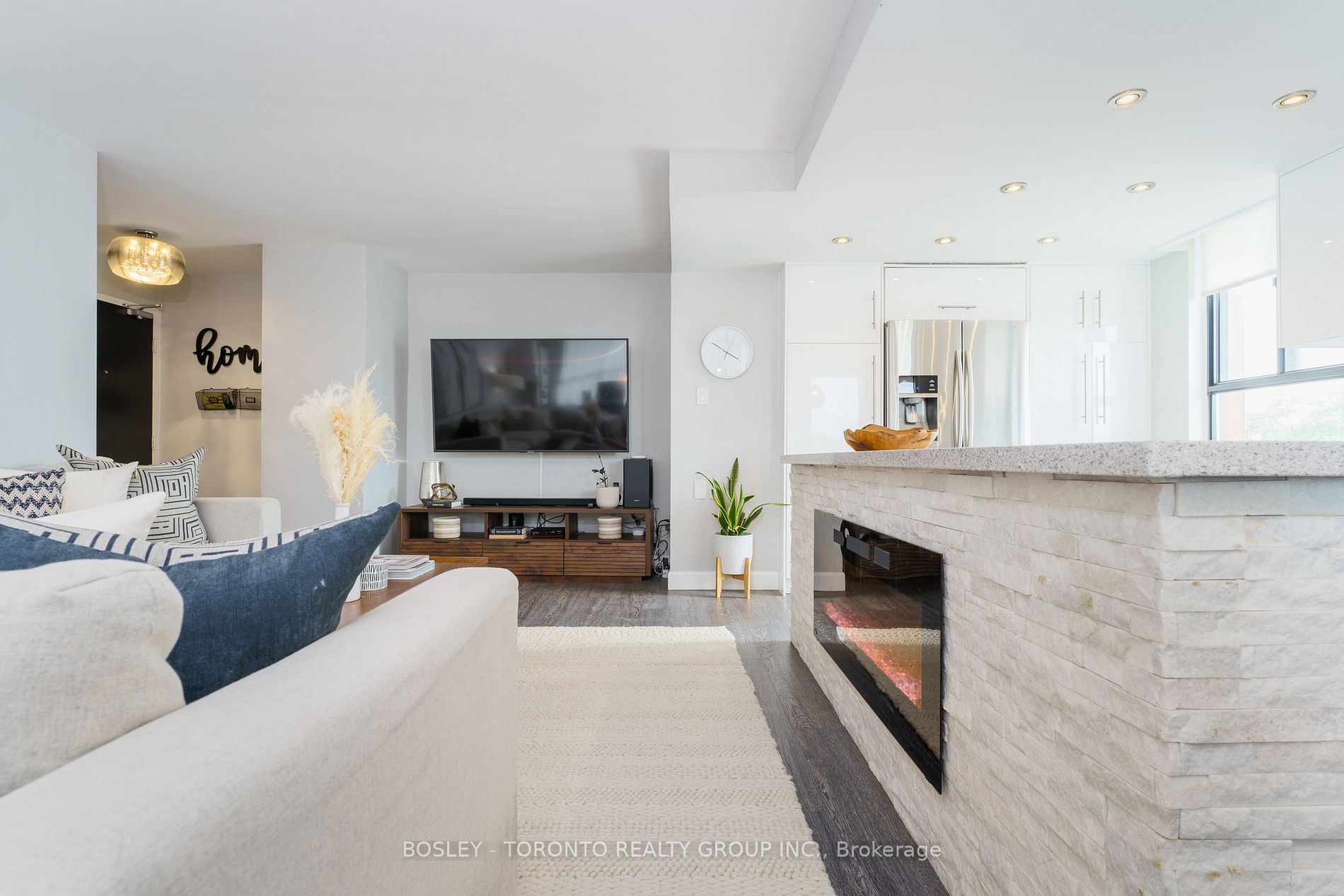 2721 Victoria Park Avenue, #506