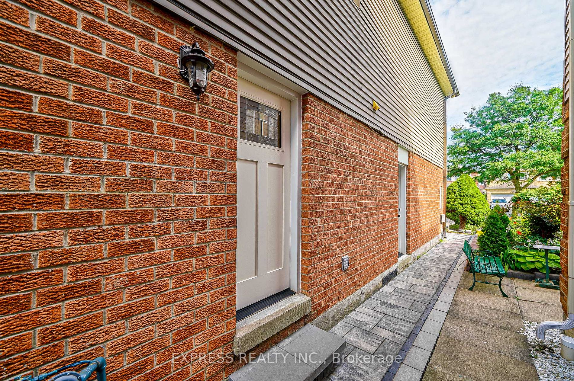 119 Chapel Park Sq