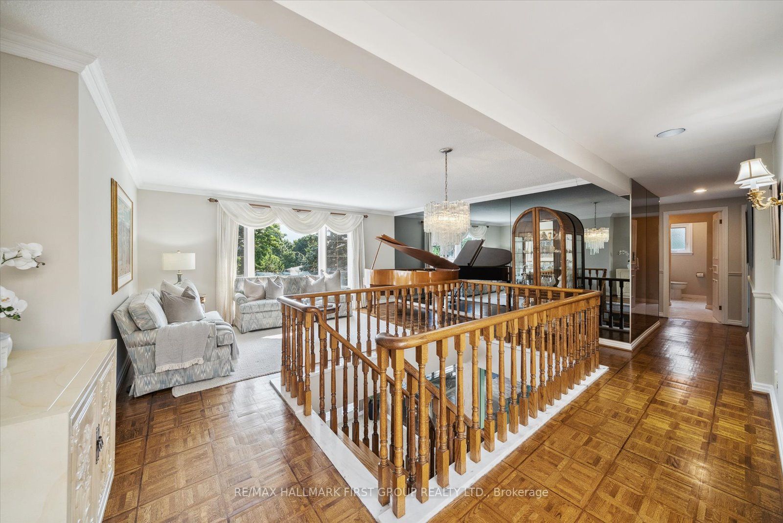 8 Crawford Dr