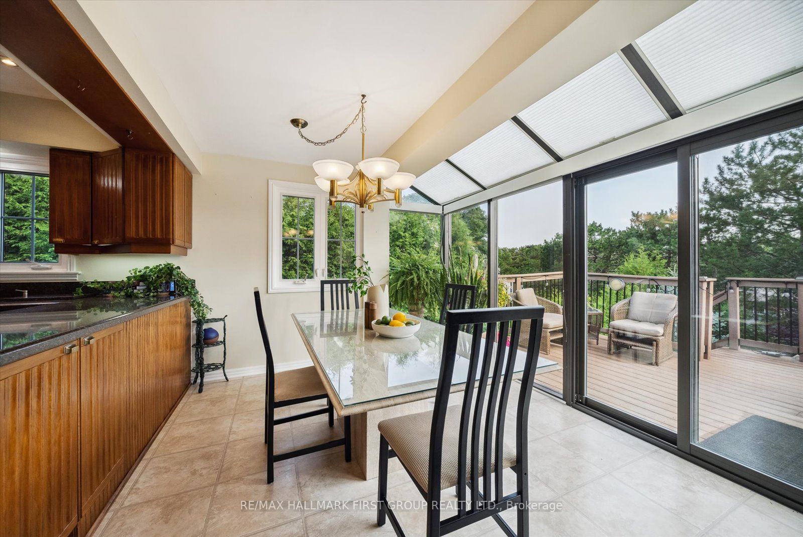 8 Crawford Dr