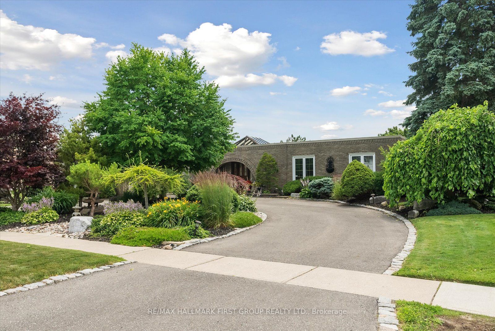 8 Crawford Dr