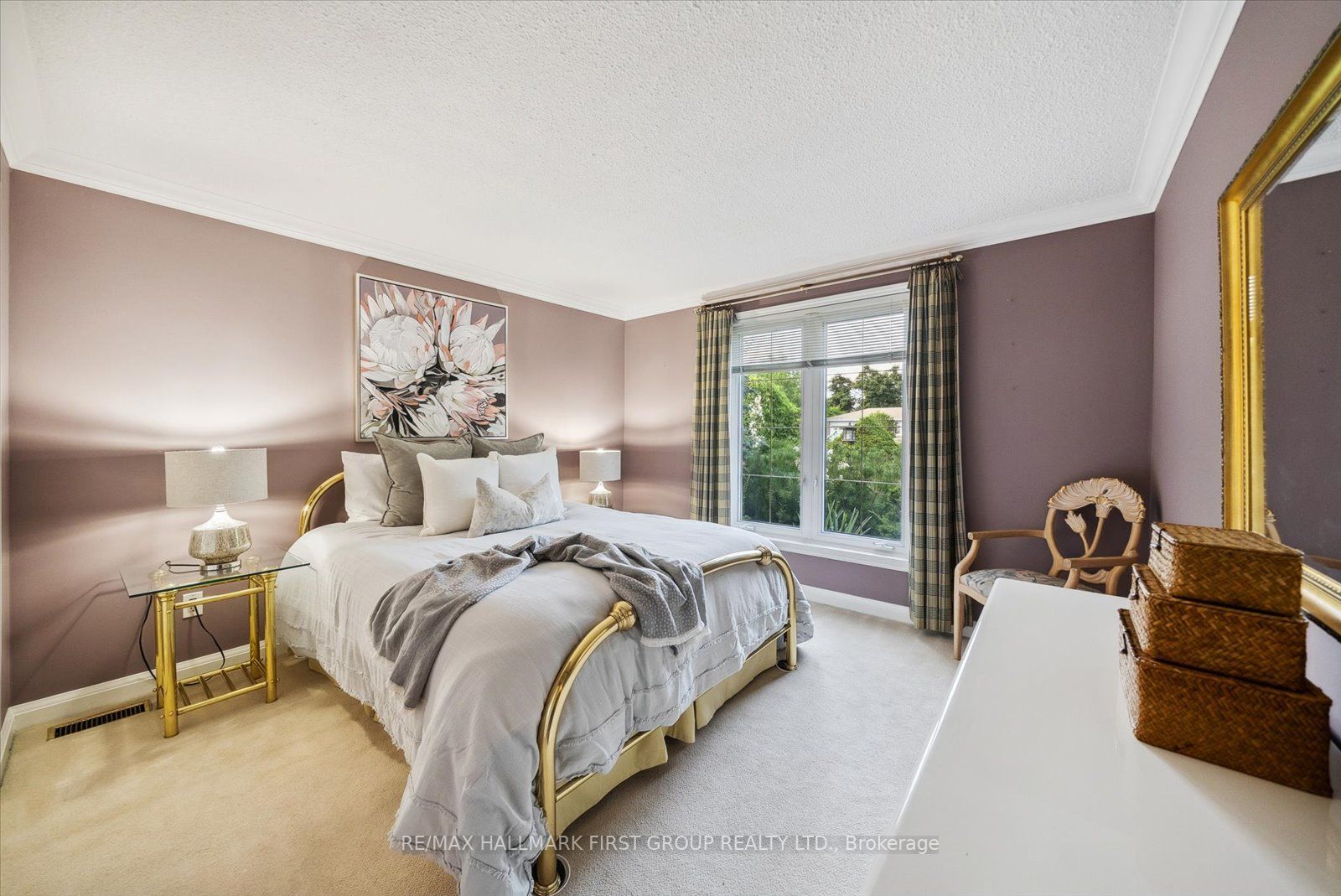 8 Crawford Dr