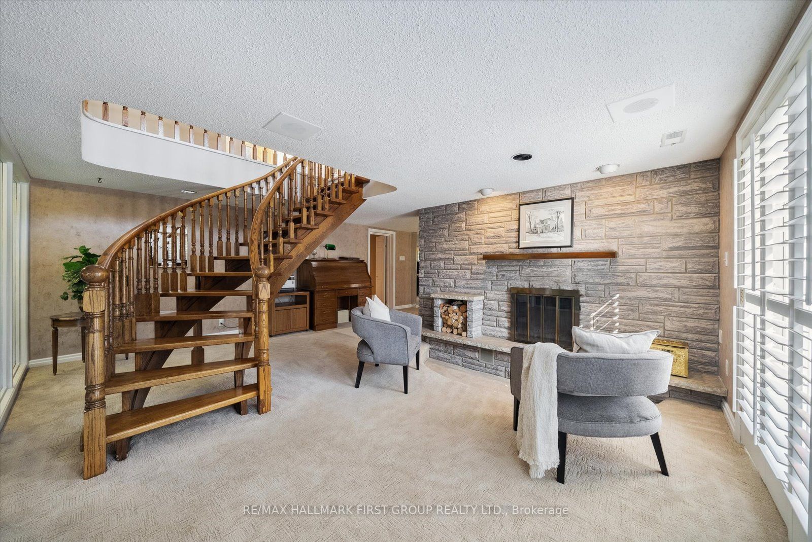 8 Crawford Dr