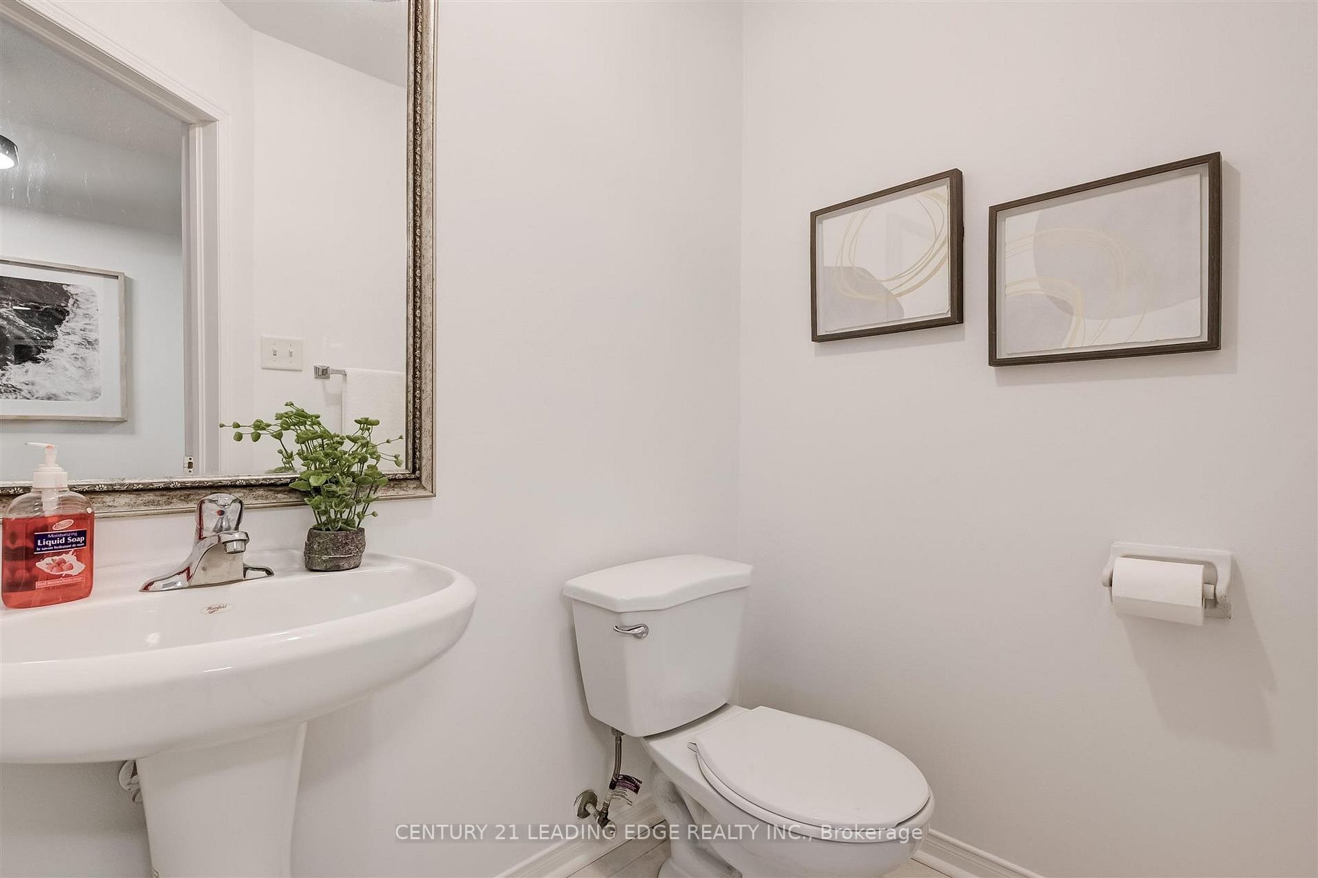 215 Andona Crescent