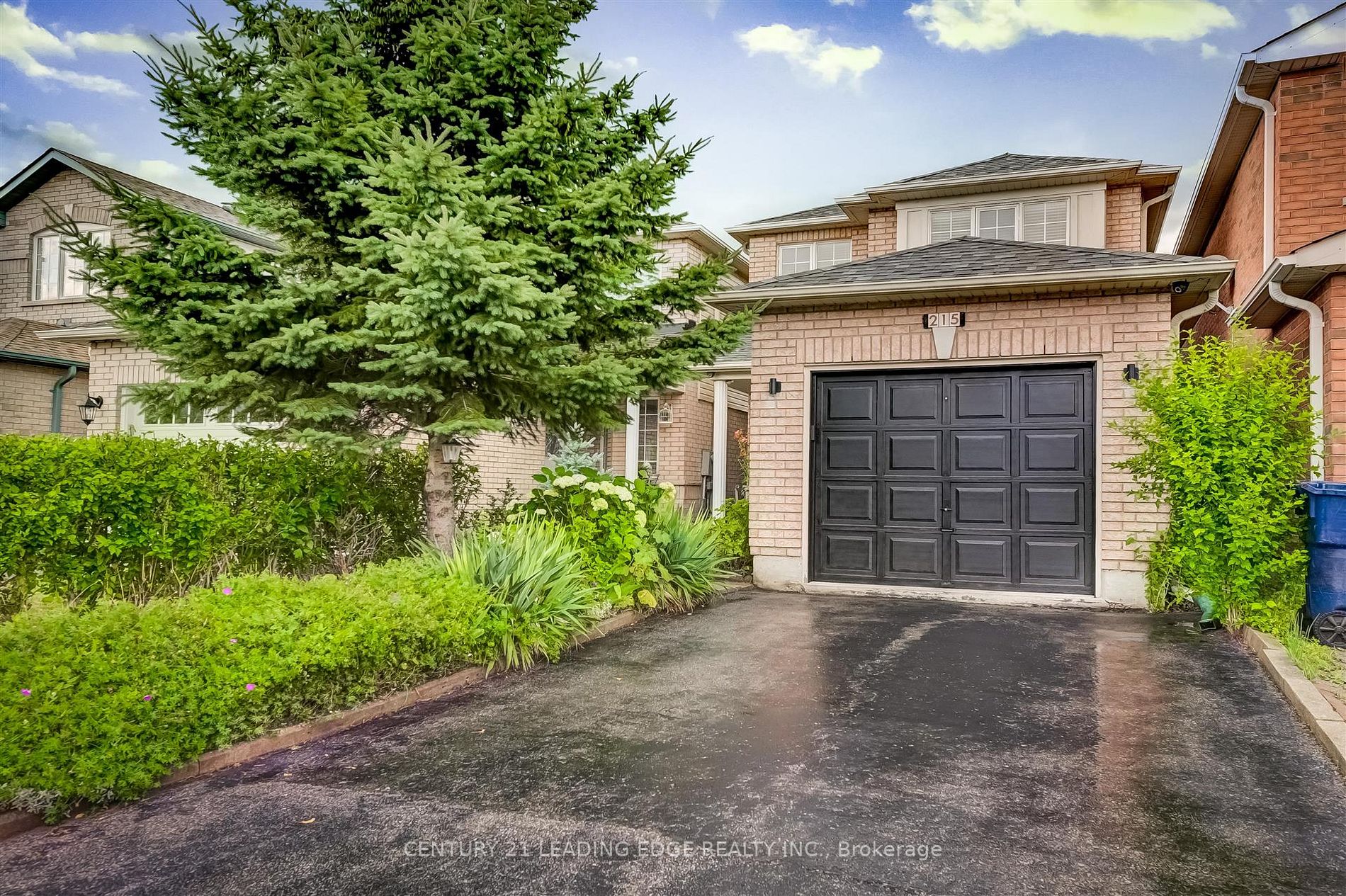 215 Andona Crescent