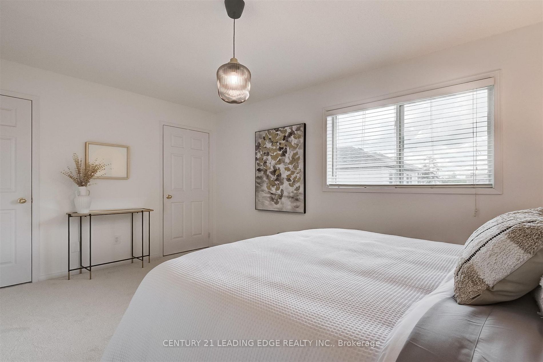215 Andona Crescent