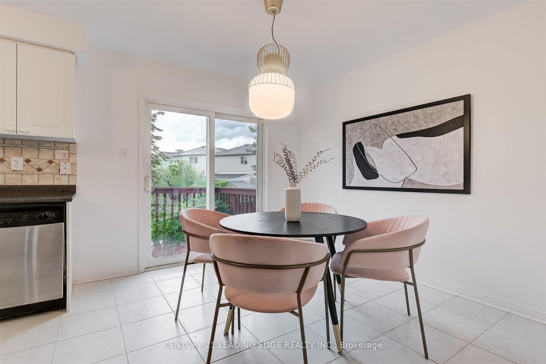 215 Andona Crescent