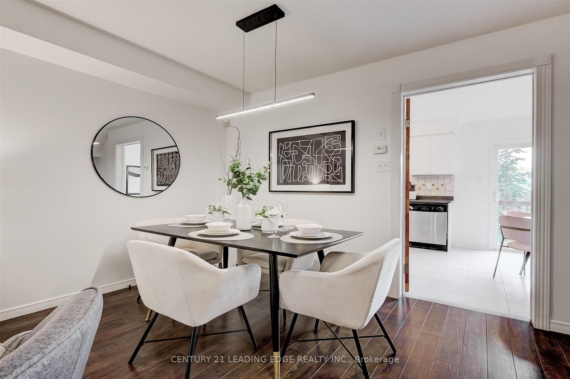 215 Andona Crescent