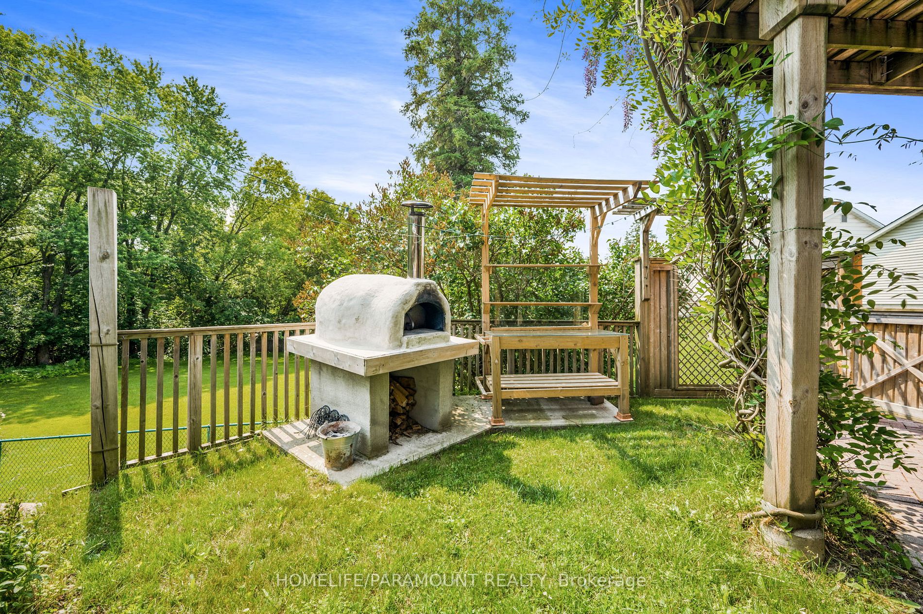 1277 Townline Rd N
