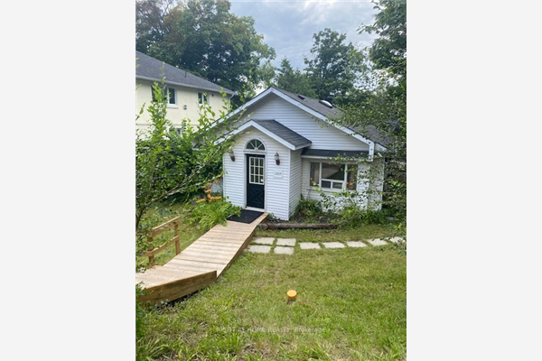 1468 Old Forest Rd, Pickering