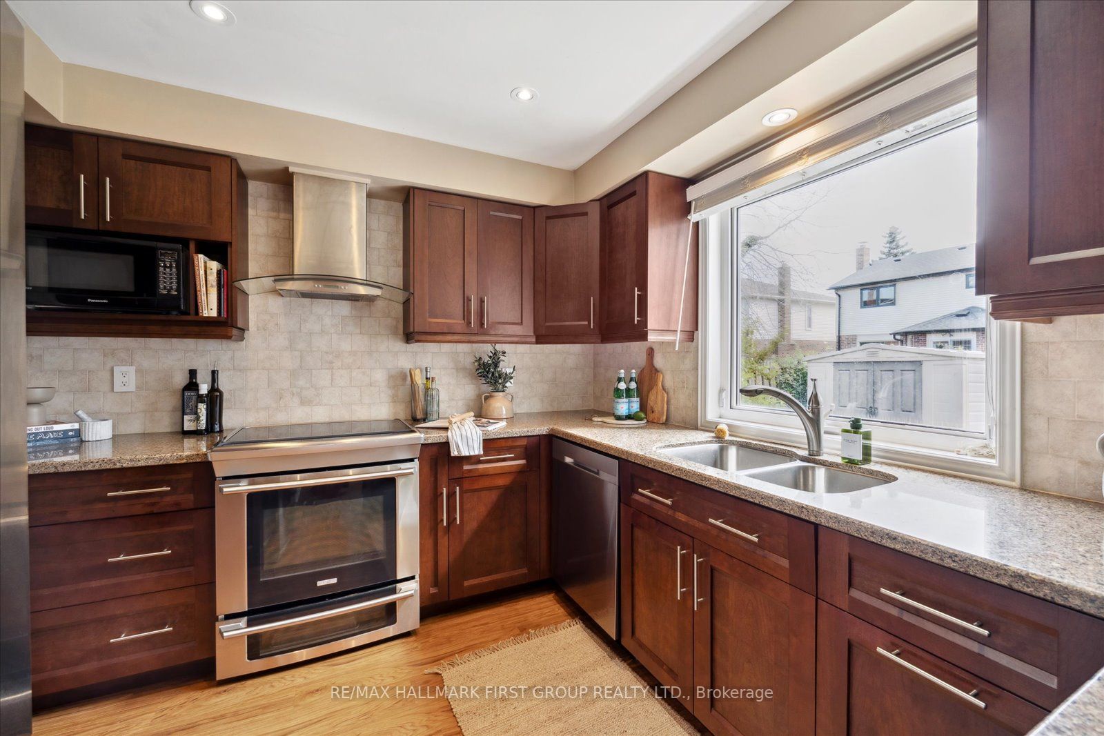 19 Farrow Cres