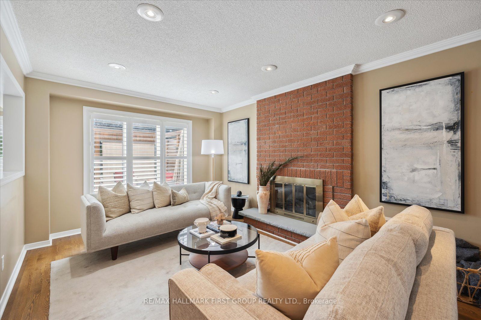 19 Farrow Cres