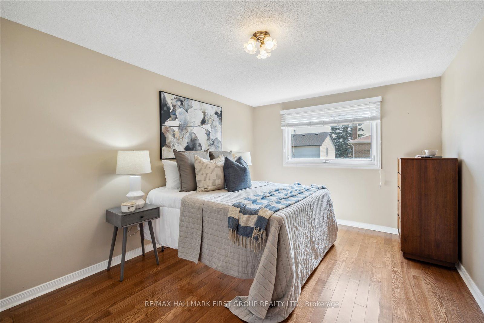 19 Farrow Cres