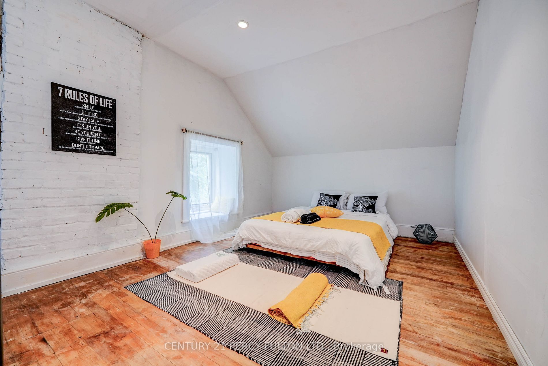 2319 Wildwood Cres