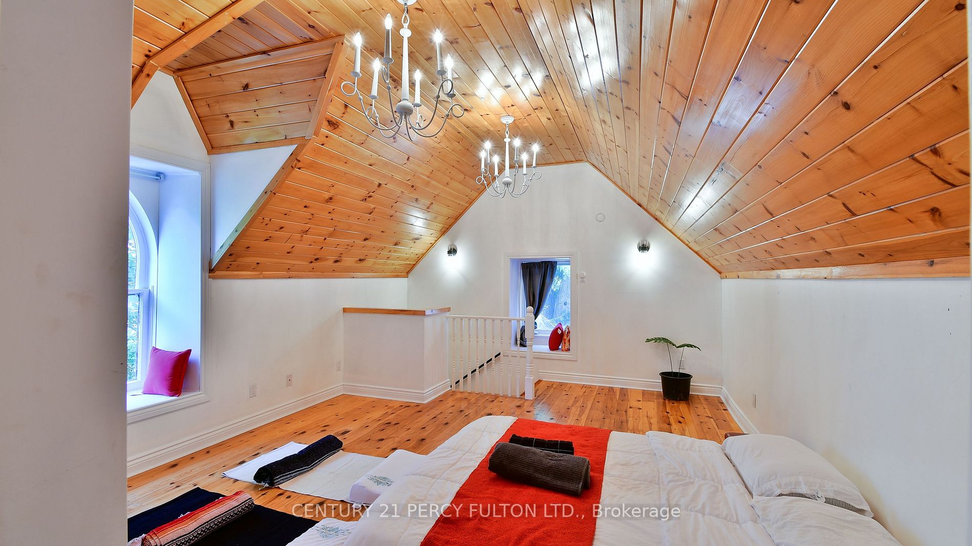 2319 Wildwood Cres