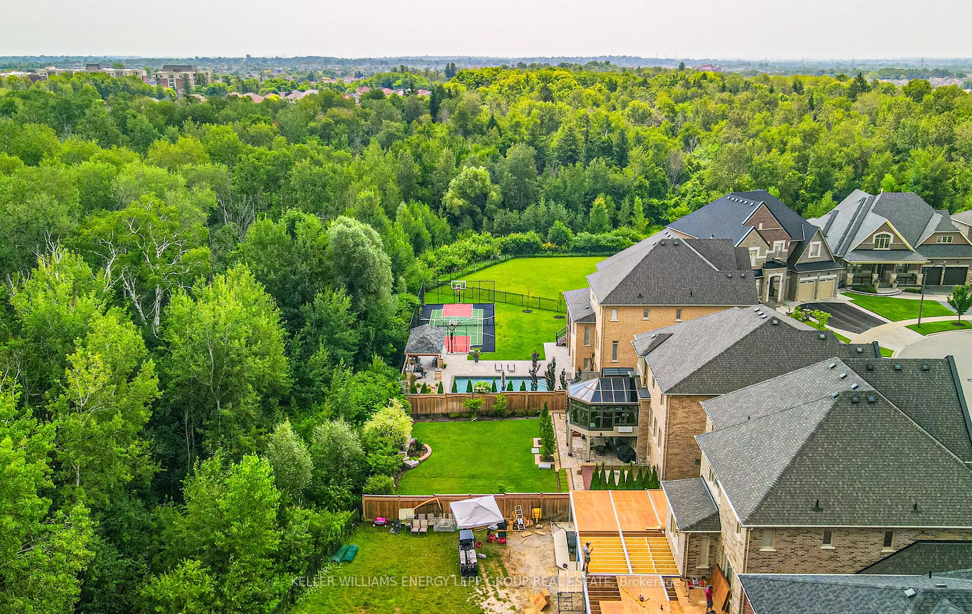 10 Donwoods Cres