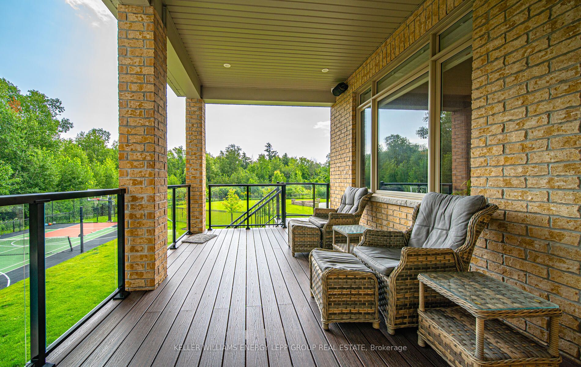 10 Donwoods Cres