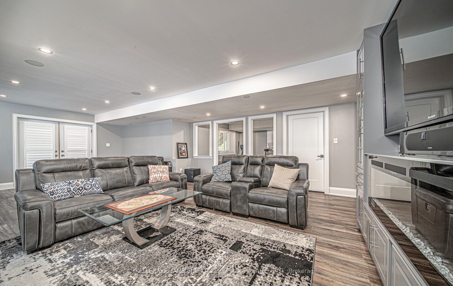 10 Donwoods Cres