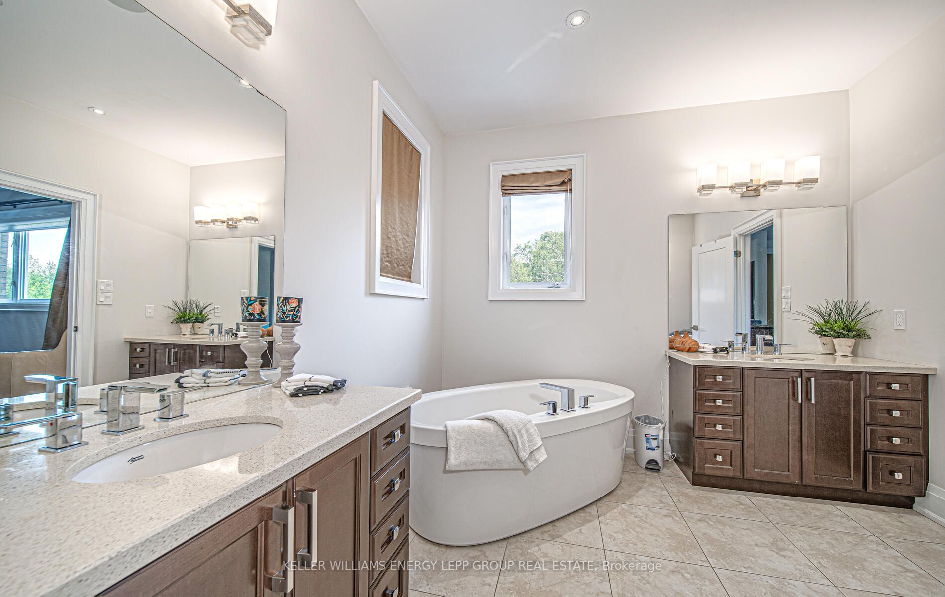 10 Donwoods Cres