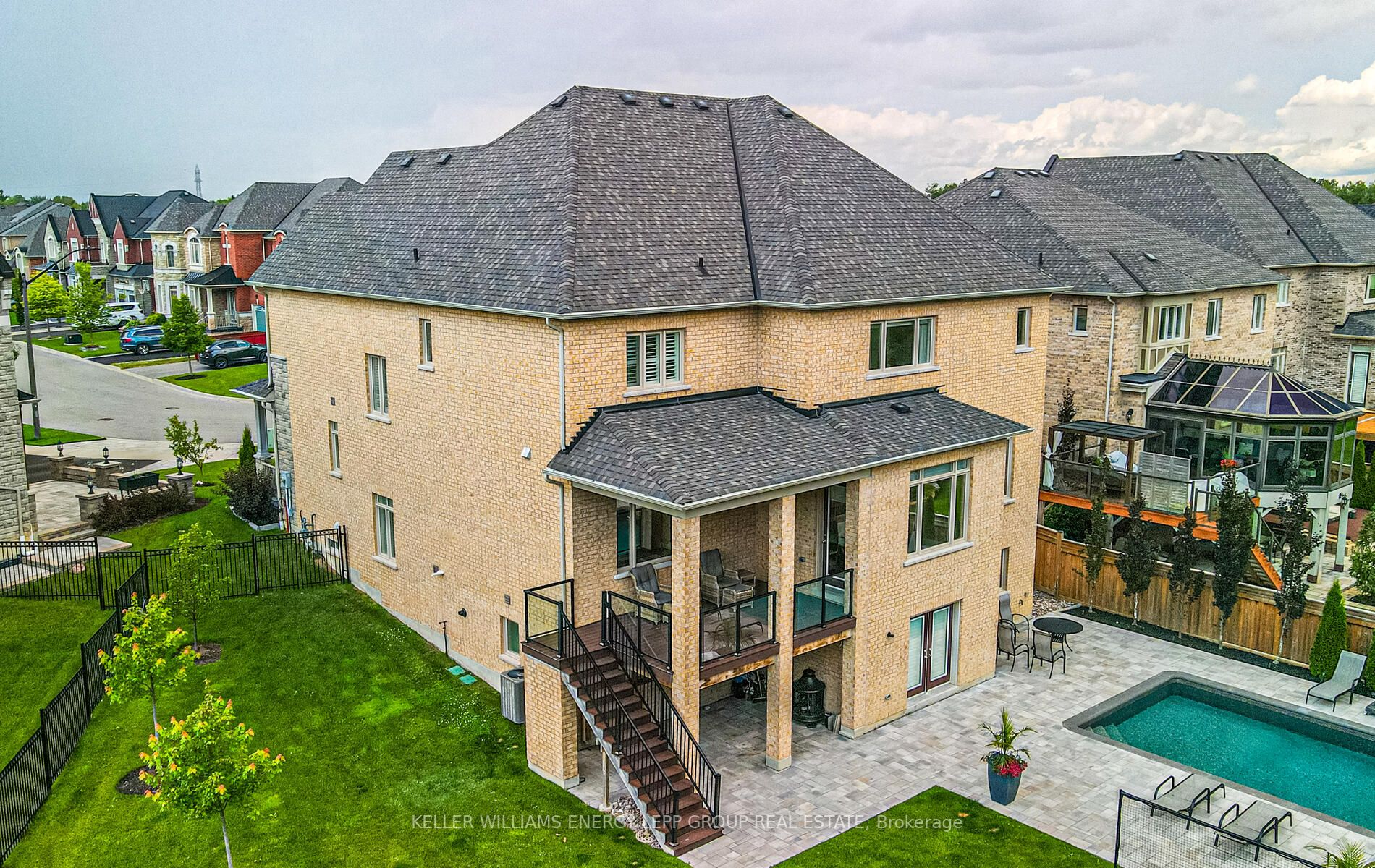 10 Donwoods Cres