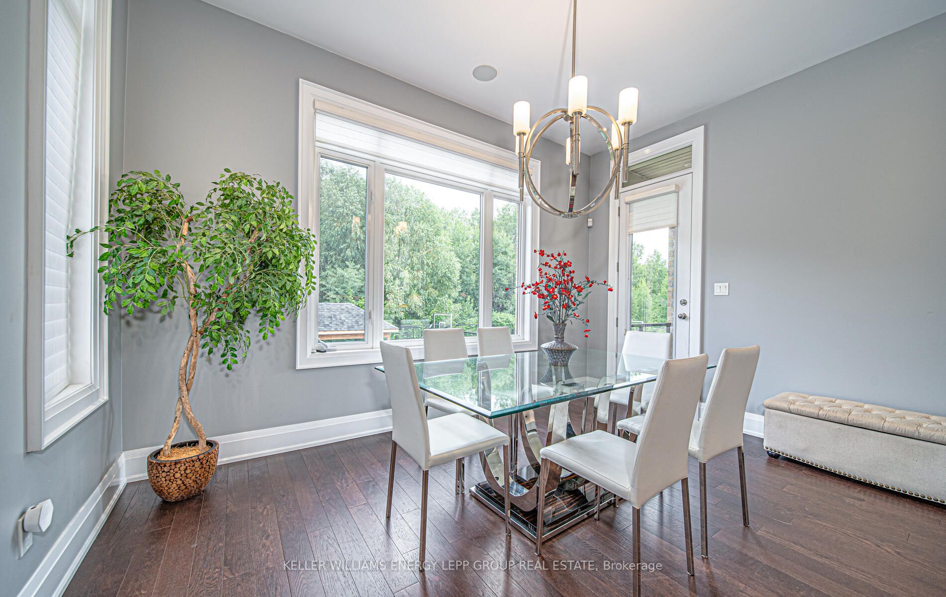 10 Donwoods Cres