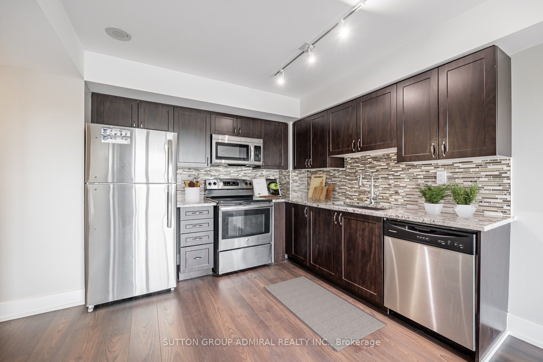 1215 Bayly St, #501