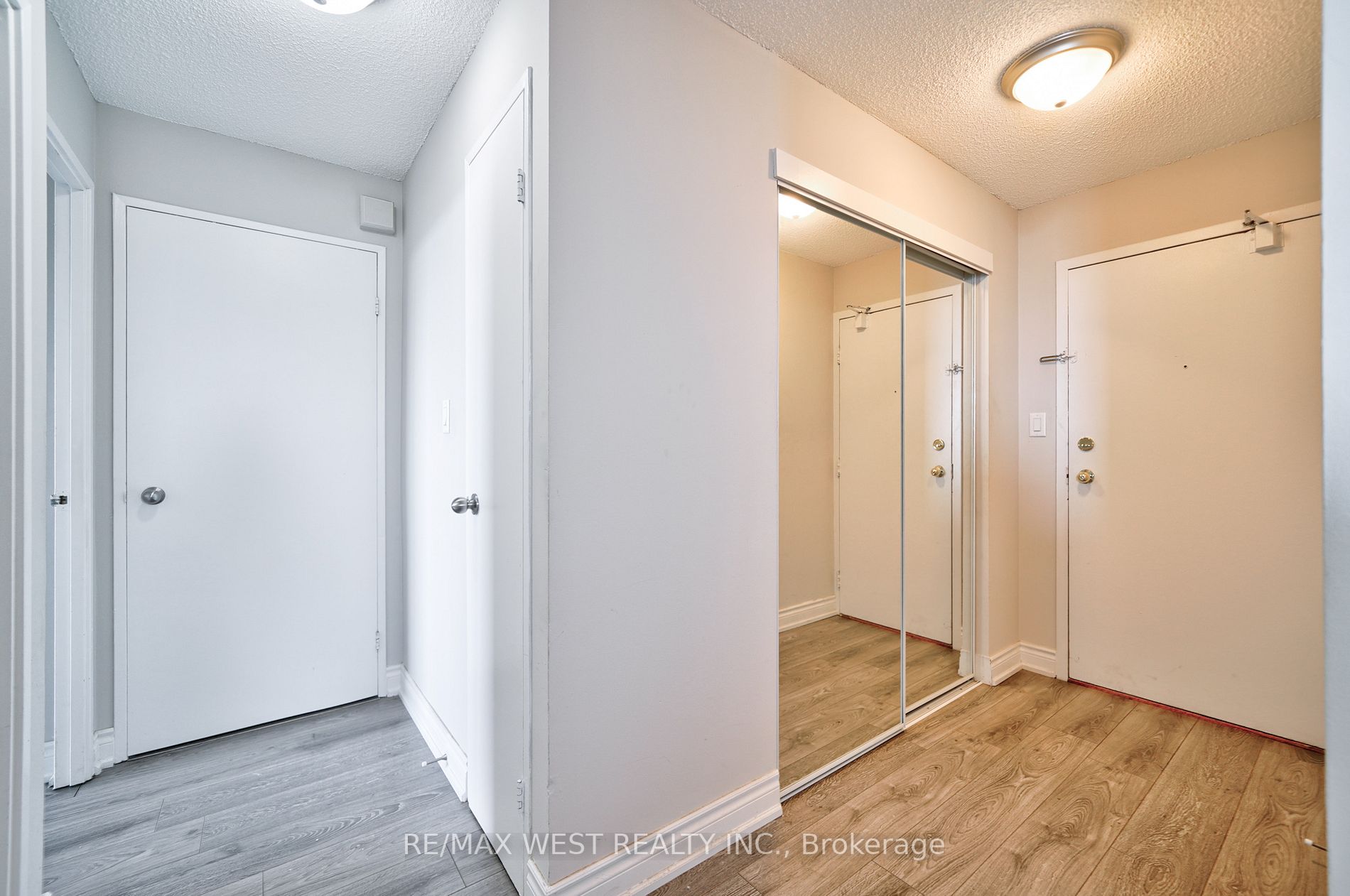 100 Wingarden Crt, #2015