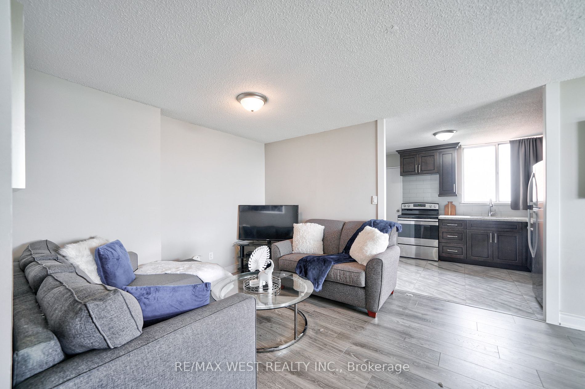 100 Wingarden Crt, #2015