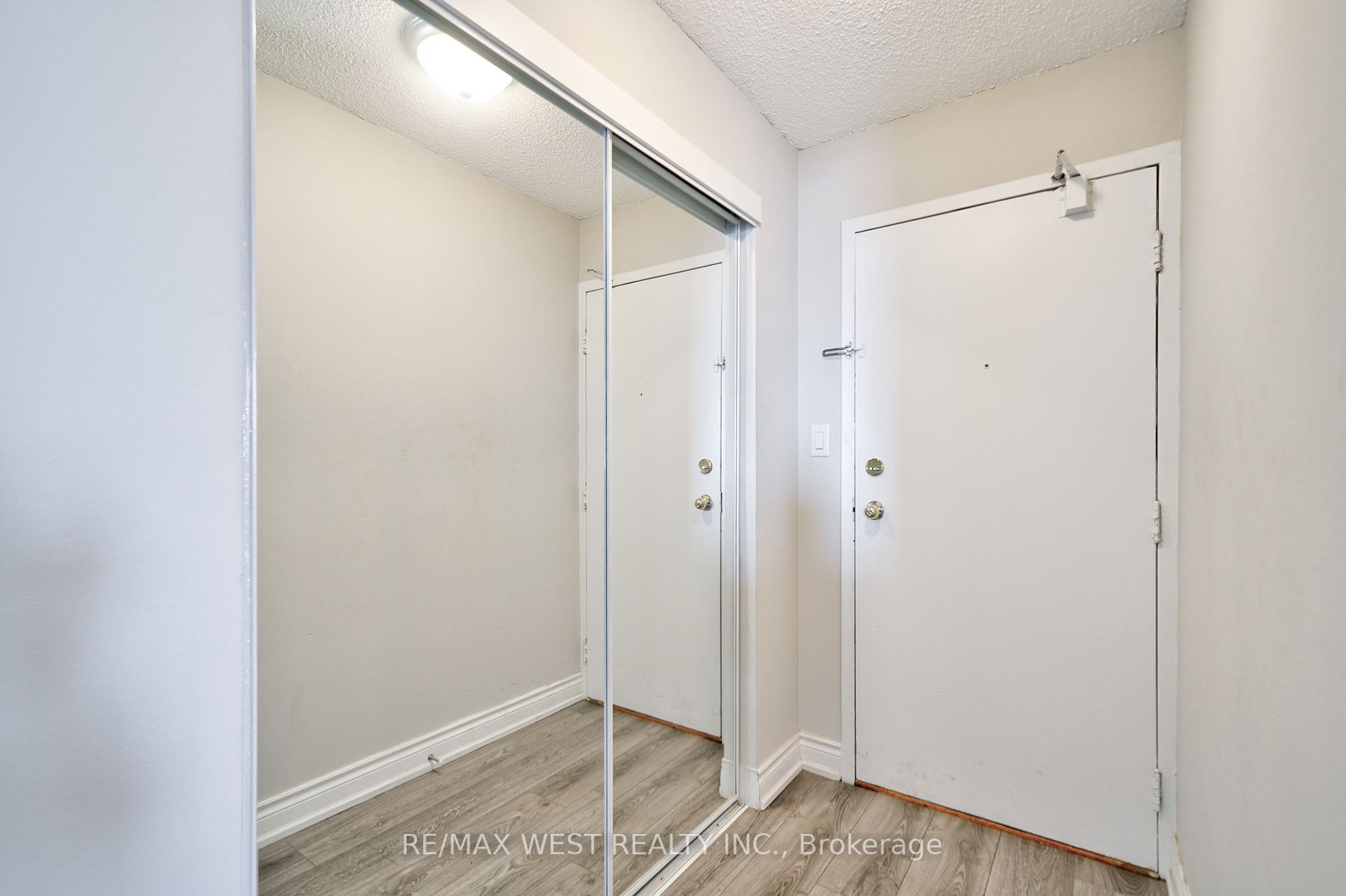 100 Wingarden Crt, #2015