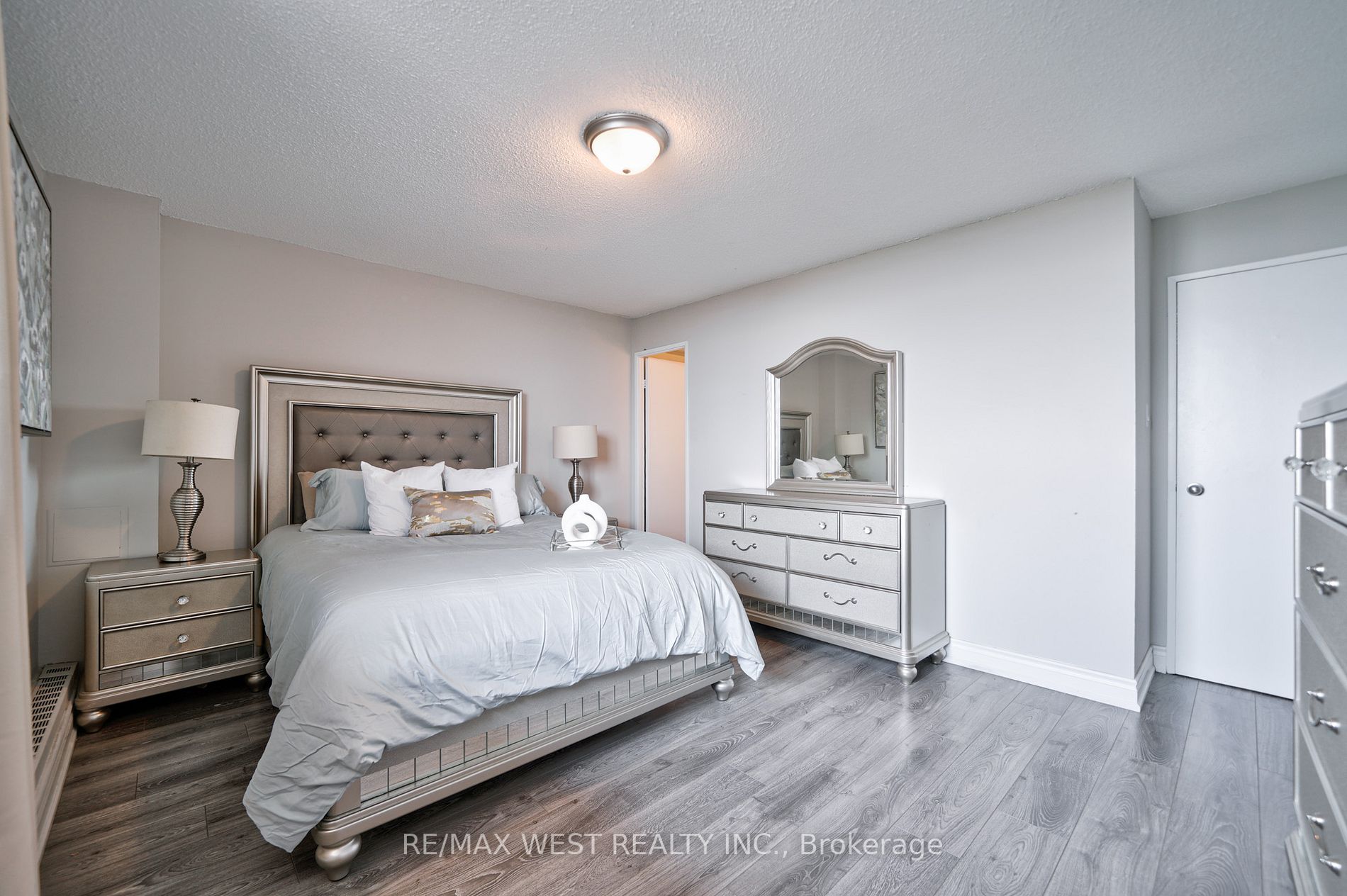 100 Wingarden Crt, #2015
