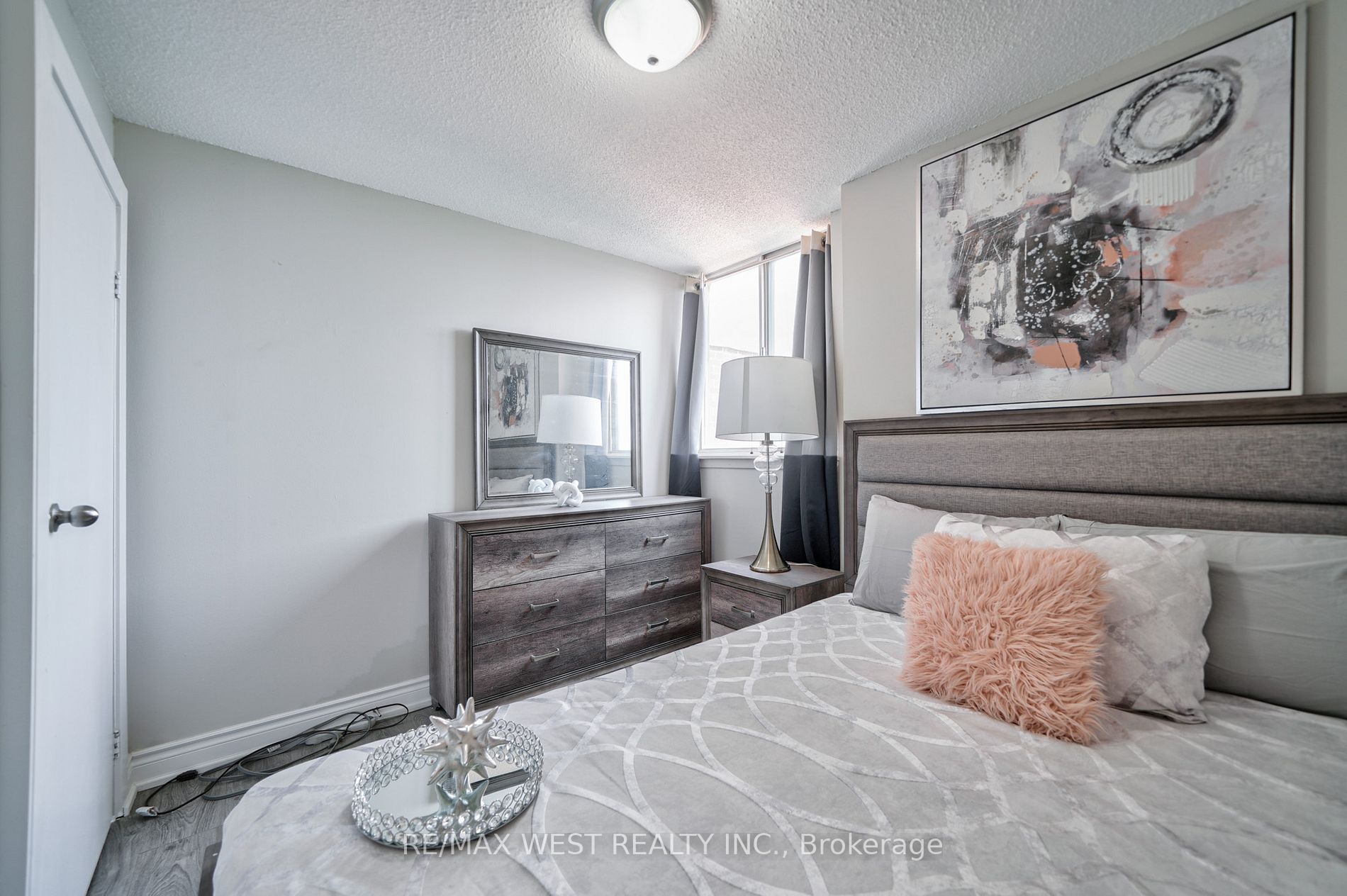 100 Wingarden Crt, #2015
