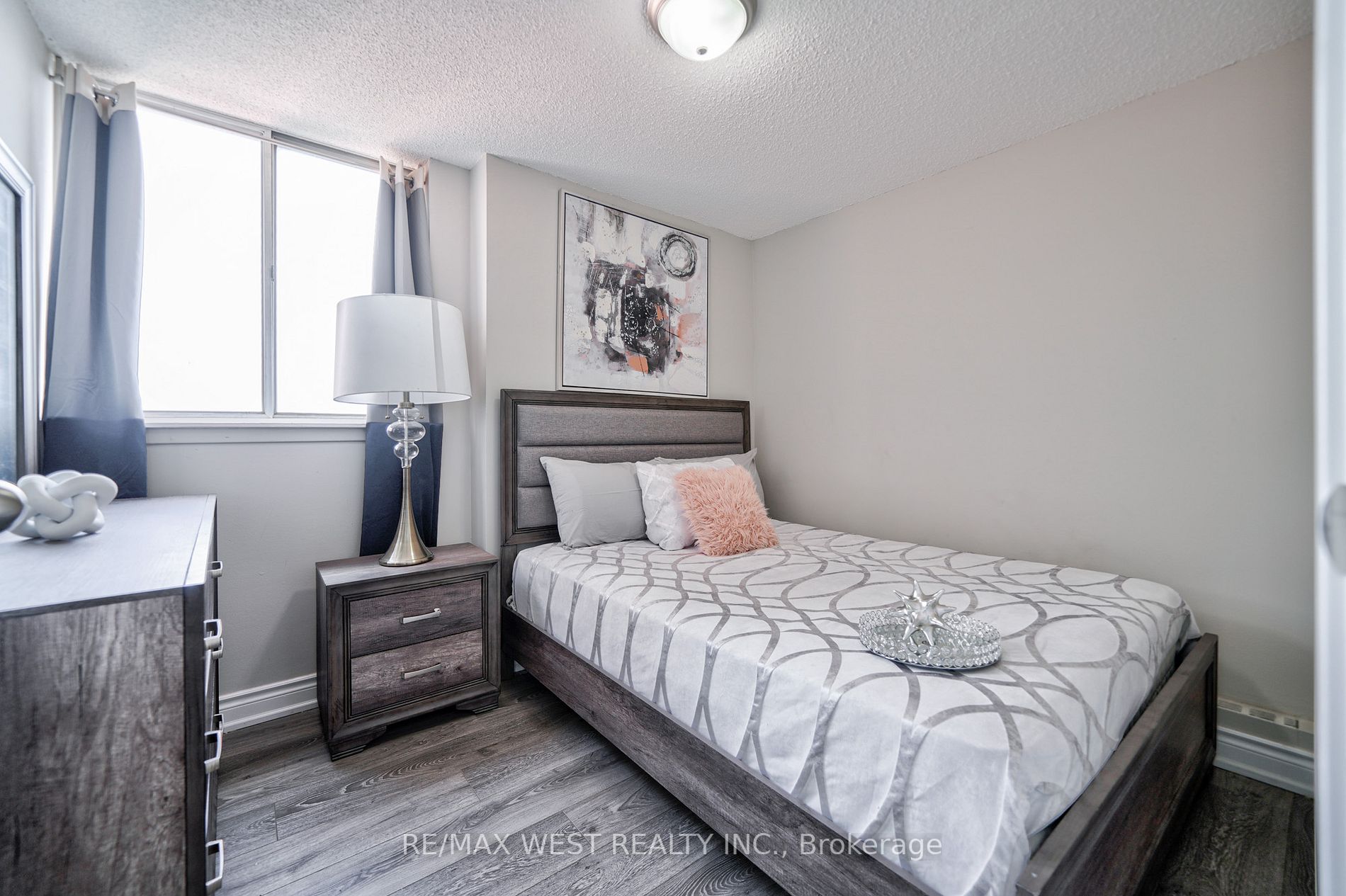 100 Wingarden Crt, #2015