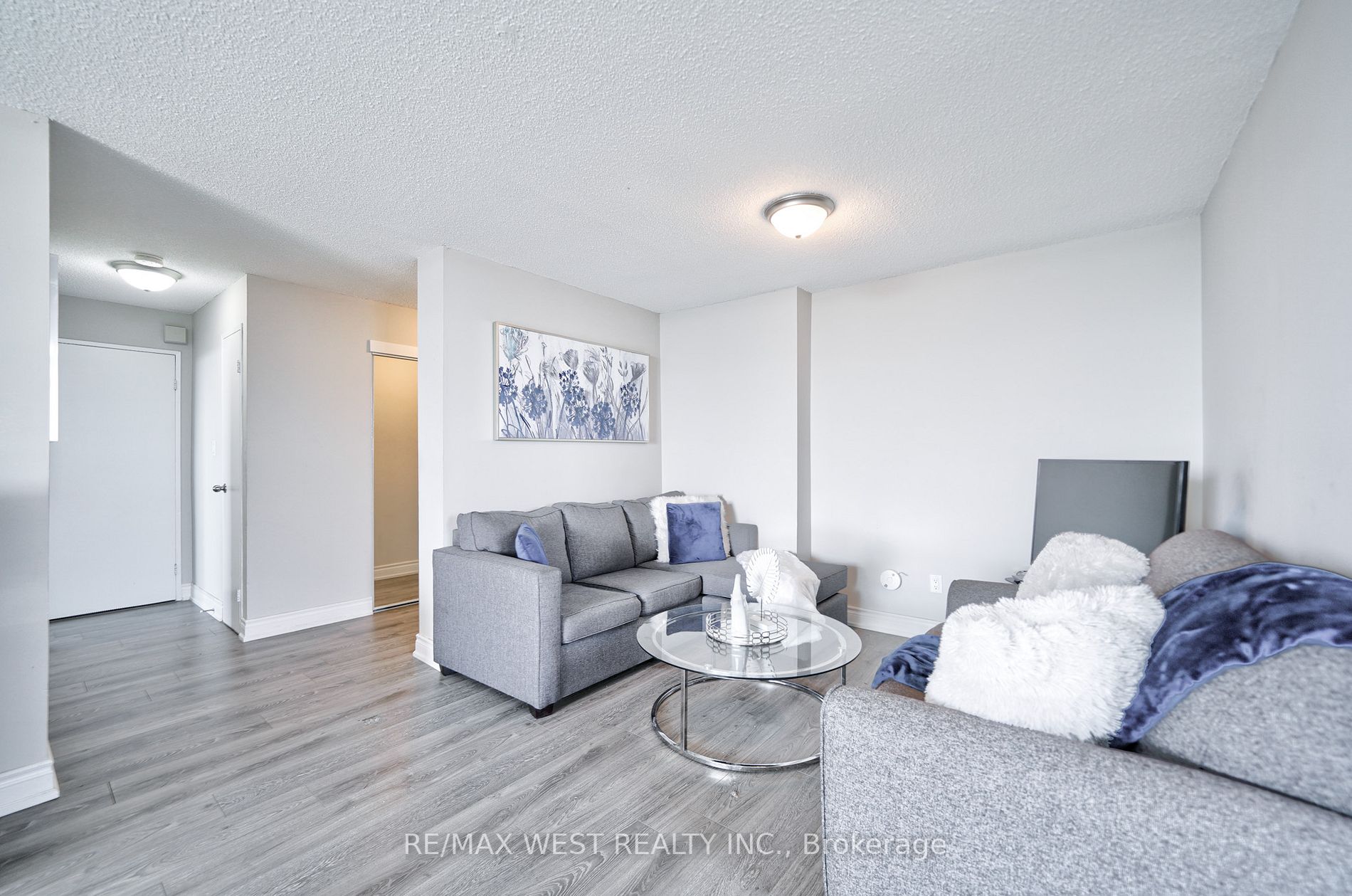 100 Wingarden Crt, #2015