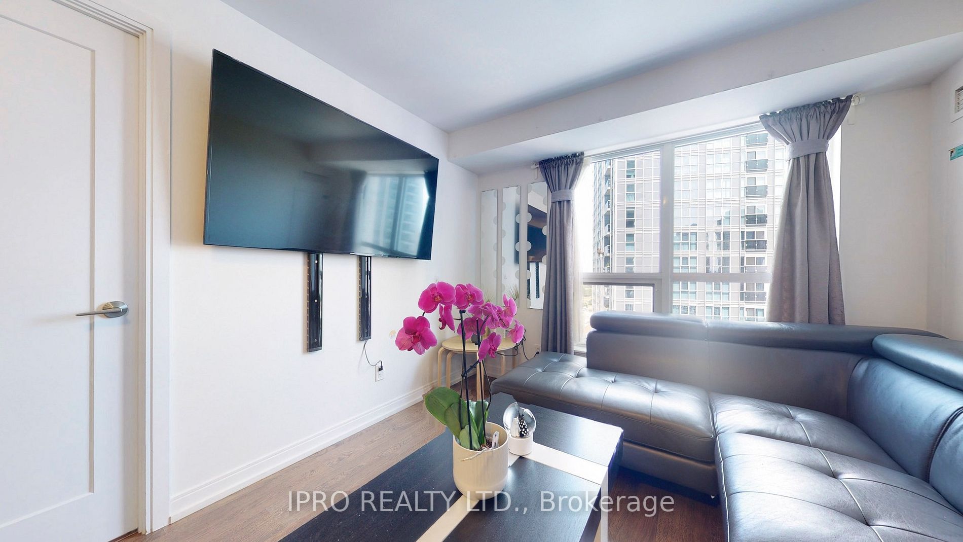 255 Village Green Sq, #1911