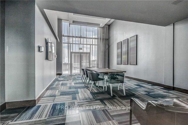 255 Village Green Sq, #1911