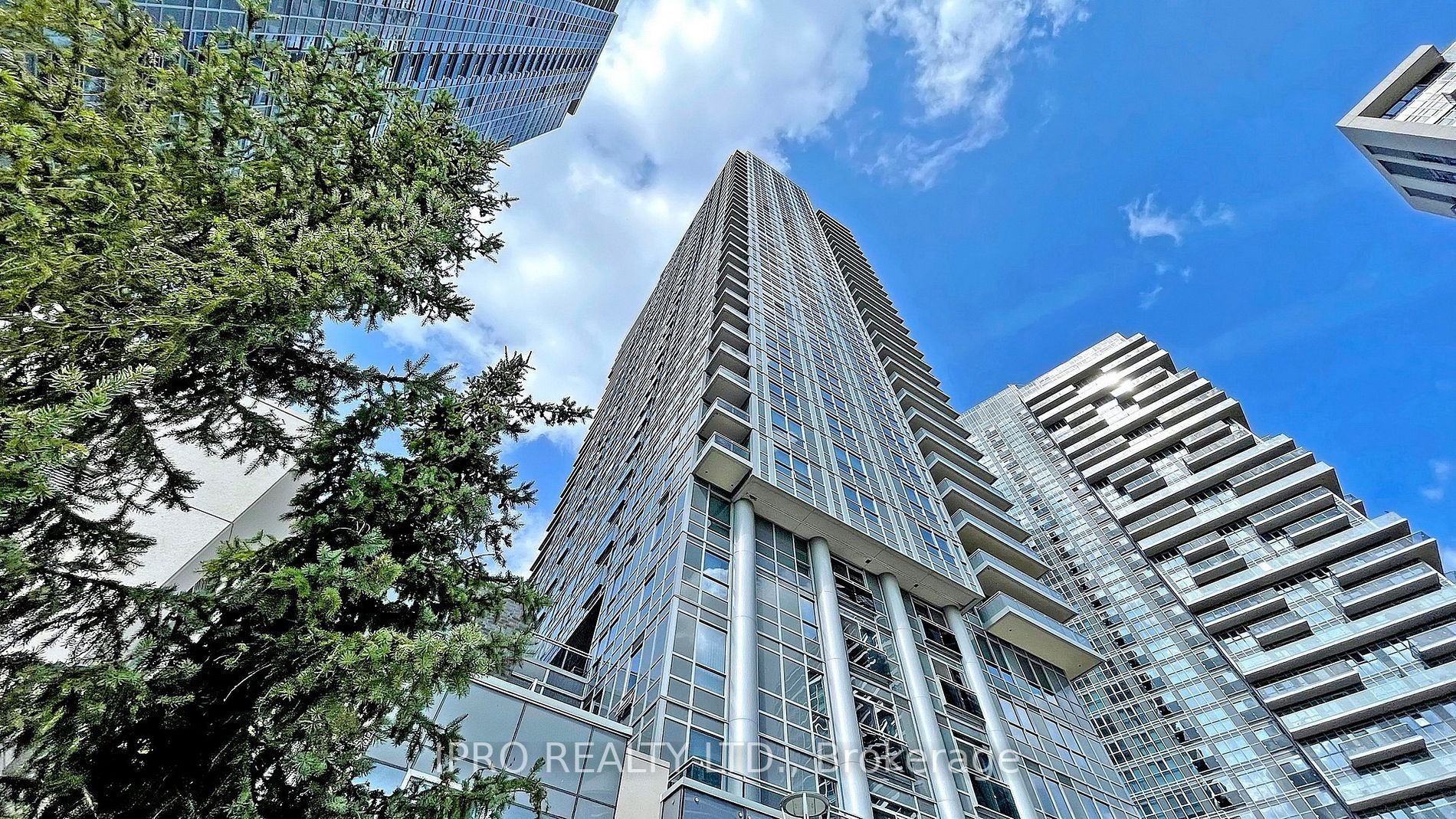 255 Village Green Sq, #1911