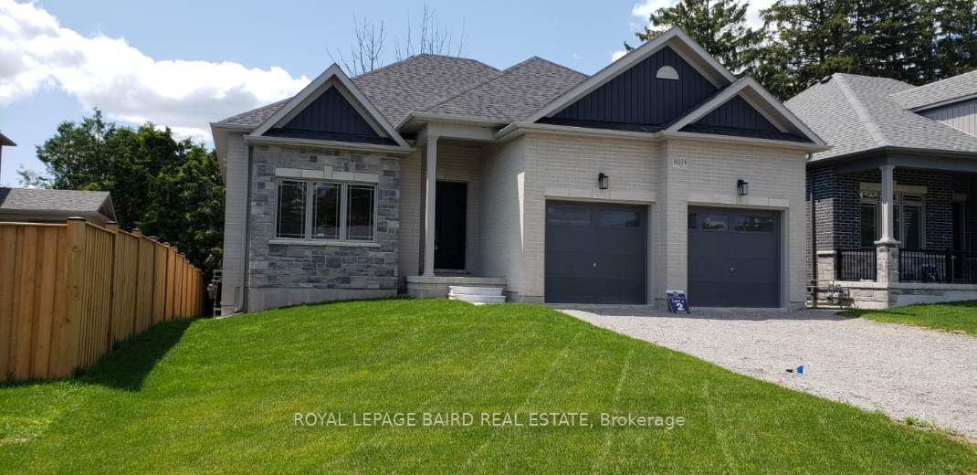 16024 Simcoe St, #Lower