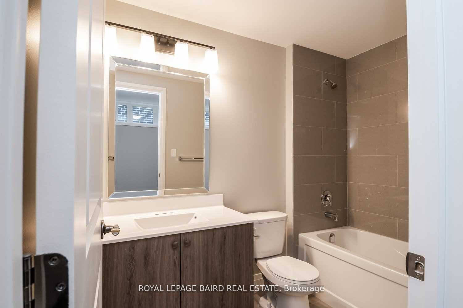 16024 Simcoe St, #Lower